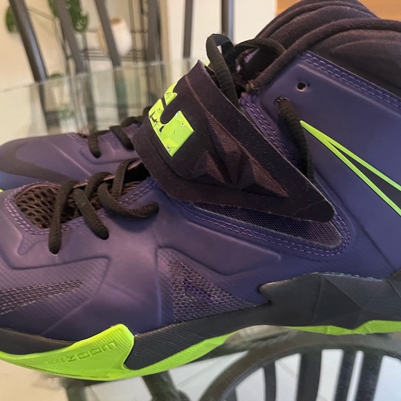 Nike LeBron Zoom 599264 - Picture 2 of 6